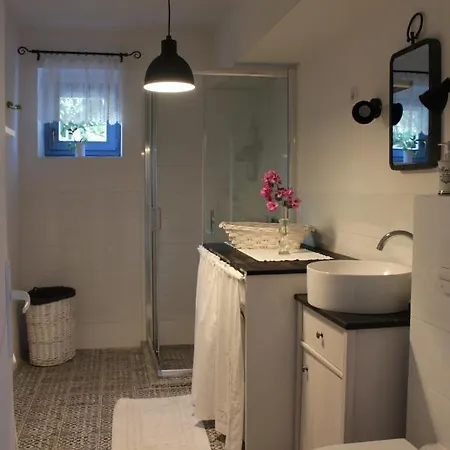 Blue Harbour No. 15 Apartman Veli Iz