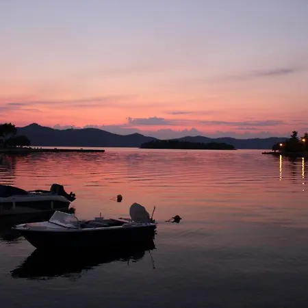 Blue Harbour No. 15 شقة Veli Iž