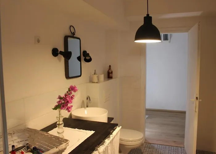 Blue Harbour No. 15 Apartment *