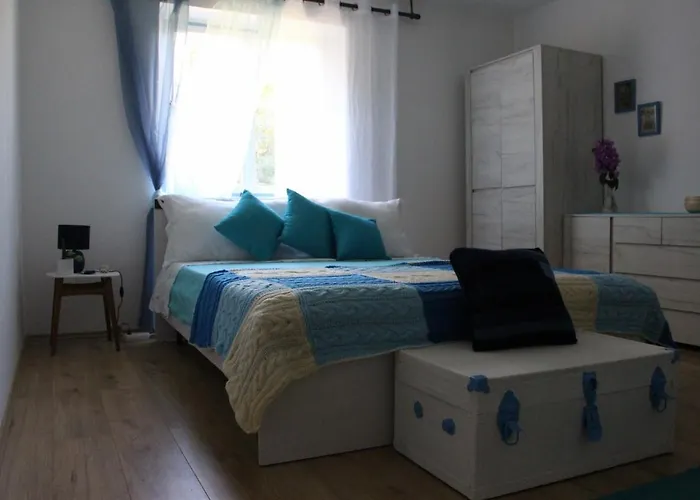 Blue Harbour No. 15 Apartment